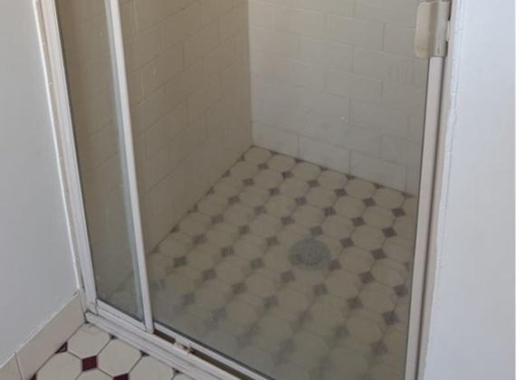 End of lease cleaning Sydney in July 2026 - shower screen before